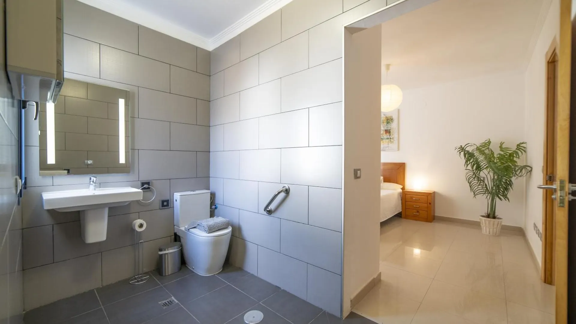 Excellent Playa Blanca Villa 4 Bedrooms Villa Mestana Modern Interiors Sea Mountain Views 0*, Playa Blanca (Lanzarote)