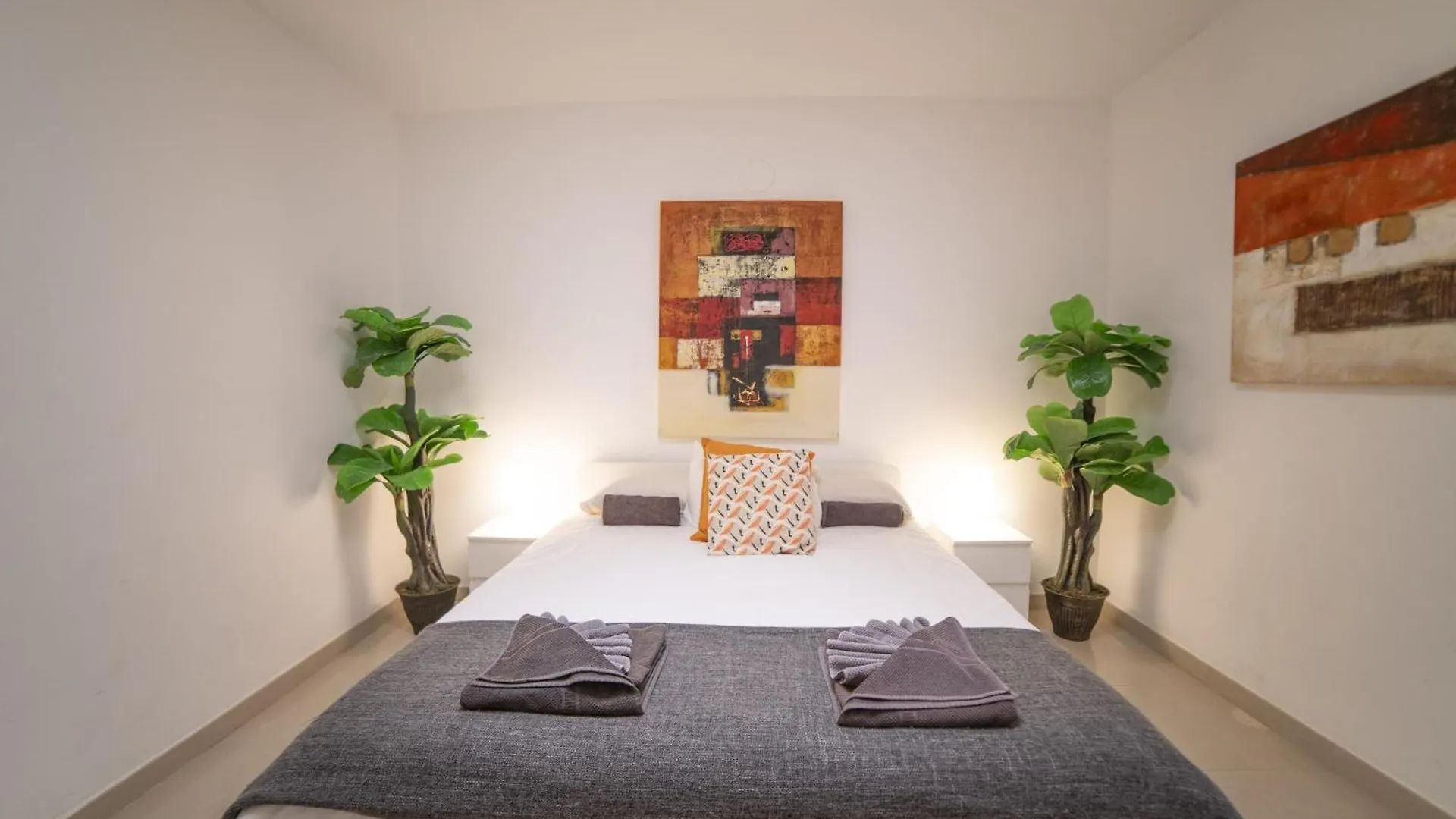 Excellent Playa Blanca Villa 4 Bedrooms Villa Mestana Modern Interiors Sea Mountain Views 0*, Playa Blanca (Lanzarote)