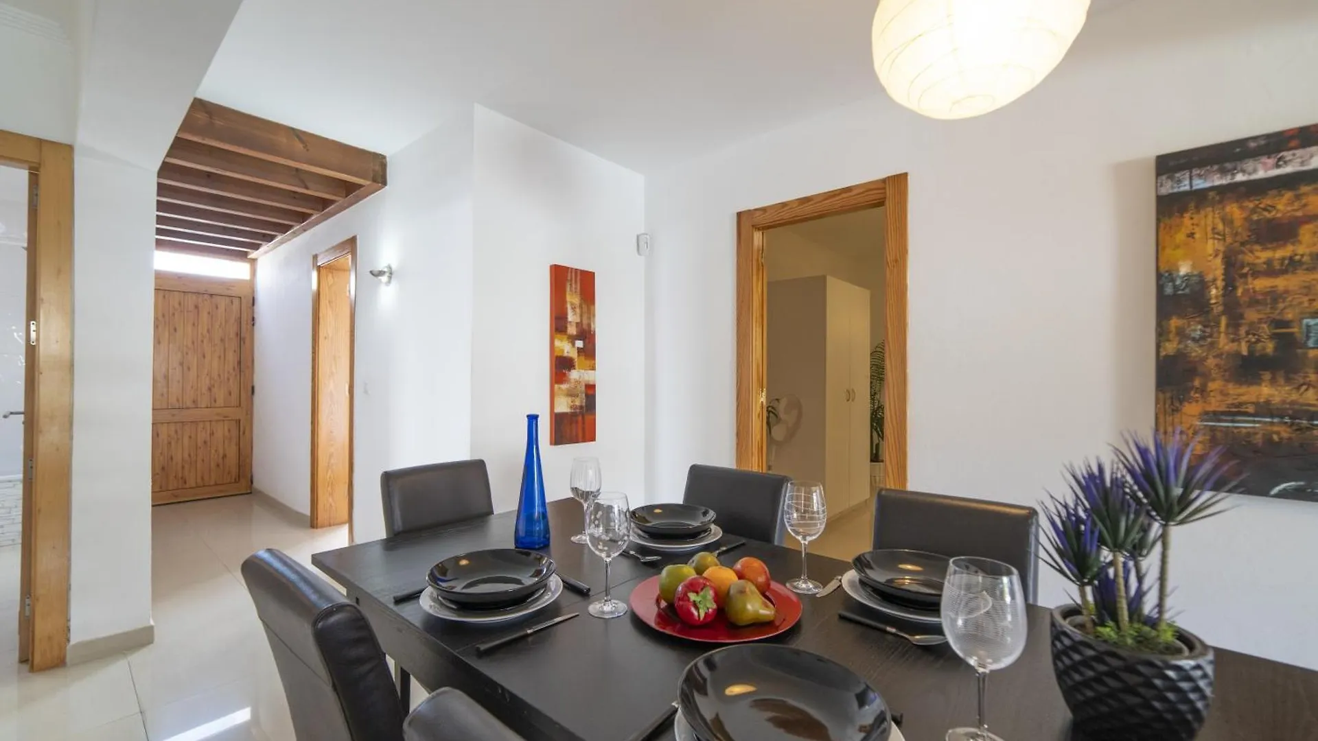 Excellent Playa Blanca Villa 4 Bedrooms Villa Mestana Modern Interiors Sea Mountain Views 0*, Playa Blanca (Lanzarote)