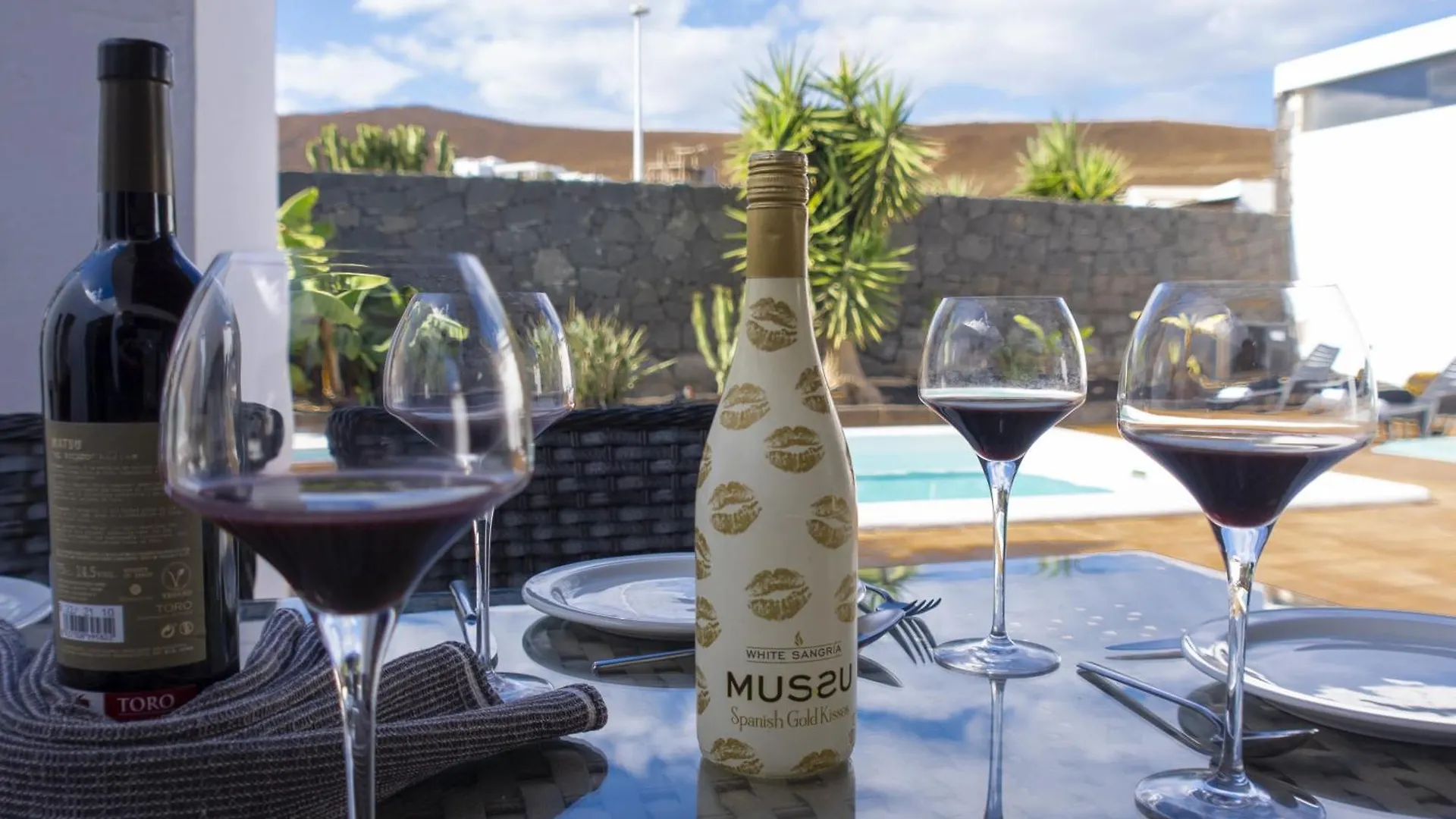 Excellent Playa Blanca Villa 4 Bedrooms Villa Mestana Modern Interiors Sea Mountain Views 0*, Playa Blanca (Lanzarote)